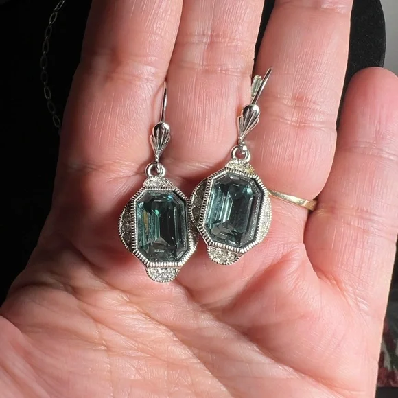 Touchstone Touch stone crystal earrings and necklace set - Picture 3 of 8